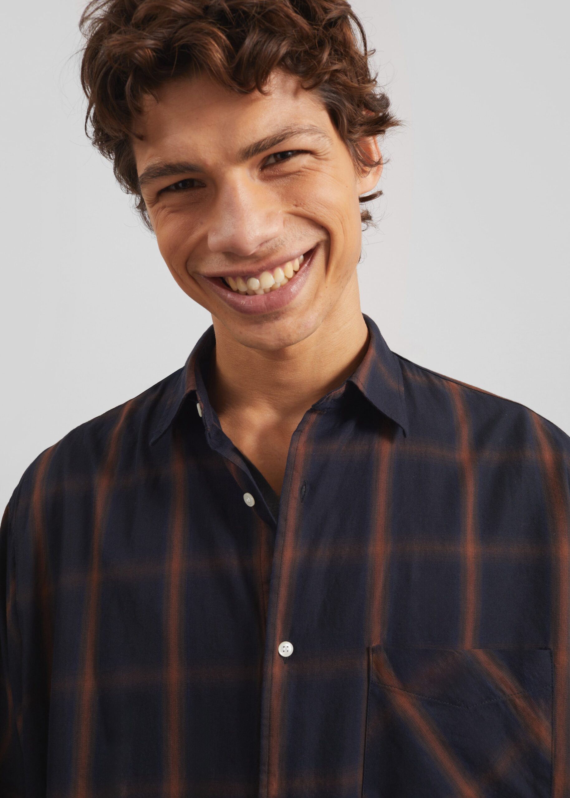 Evald Shirt - Navy Plaid