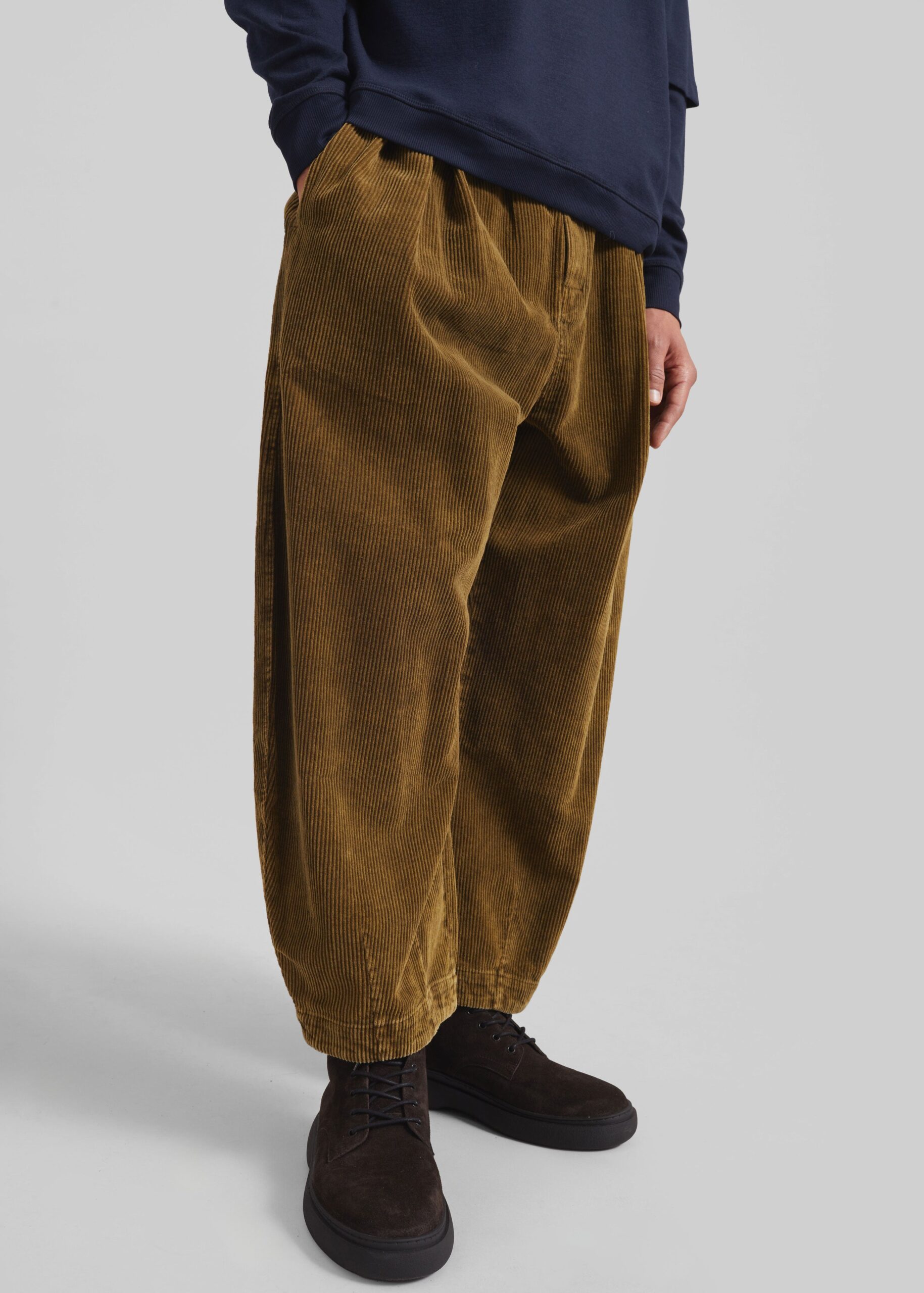 Telfer Corduroy Balloon Pants - Dark Olive